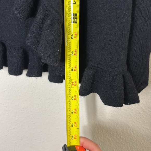 DVF Diane von Furstenberg Wool Blend Black Ruffle Cropped Cardigan Sweater Large - Picture 7 of 8